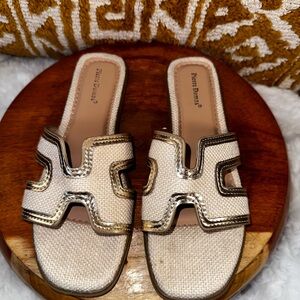 Pierre Dumas Women's Gold and Cream Slide Sandals